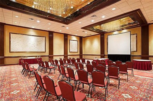 Restaurant Furniture Knoxville Tn : Crowne plaza knoxville downtown university in