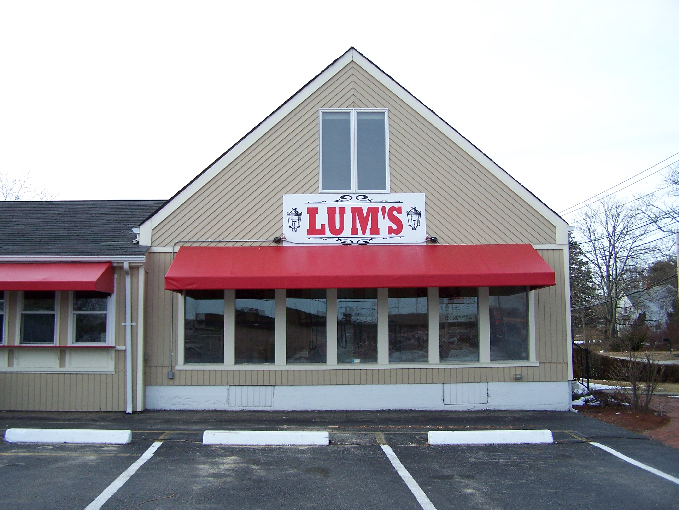 Lum's Roast Beef, 717 Fall River Ave, Seekonk, MA MapQuest
