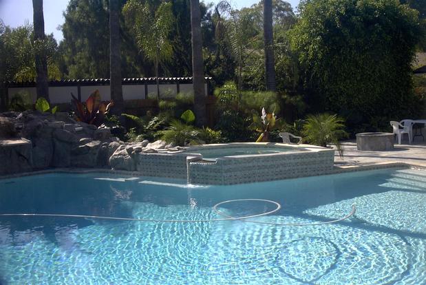 KOOL BEAR POOL AND SPA