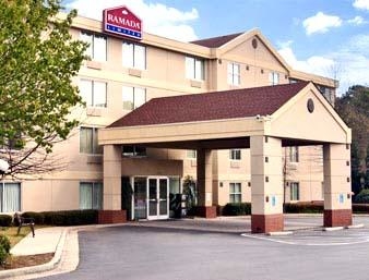 Ramada Limited and Suites - Airport East/Forest Park