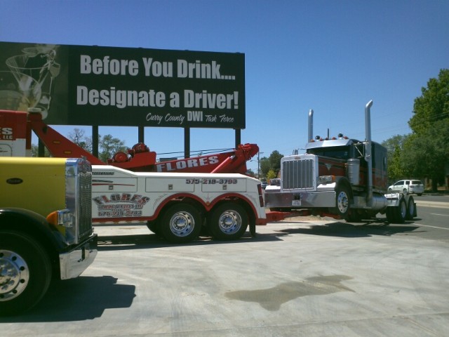 FLORES TOWING SERVICES LLC Image