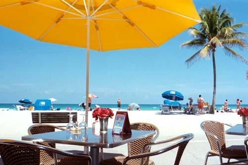 enjoy breakfast Lunch & dinner on 1 of the Bar & restaurant terraces directly on the Boardwalk with NO street NO car in between
