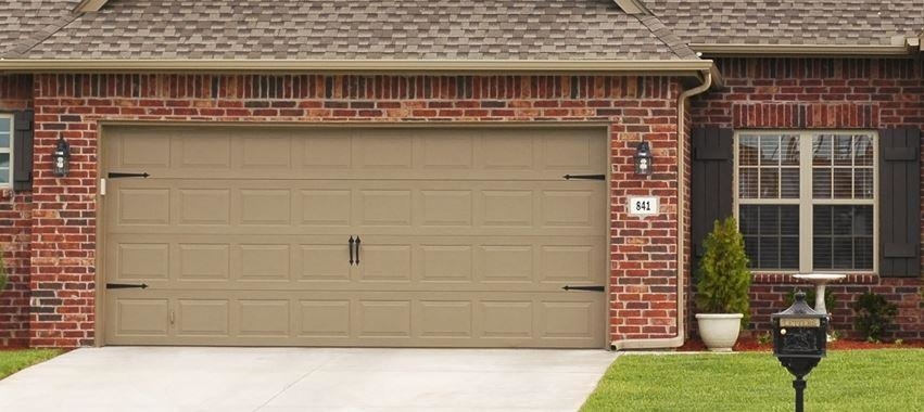 Smokeys Garage Door