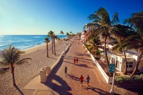 Unique Hollywood Beach Boardwalk, 2,6 Miles long Promenade & Bikes Trail, directly on the Beach with Restaurants & Terraces & NO Car, NO Street in between Villa Sinclair Beach Suites & SPA 317 Polk Street Hollywood Beach Florida 33019 RSVP 1-954-450-0000 steps from the Beach & Hollywood Boardwalk