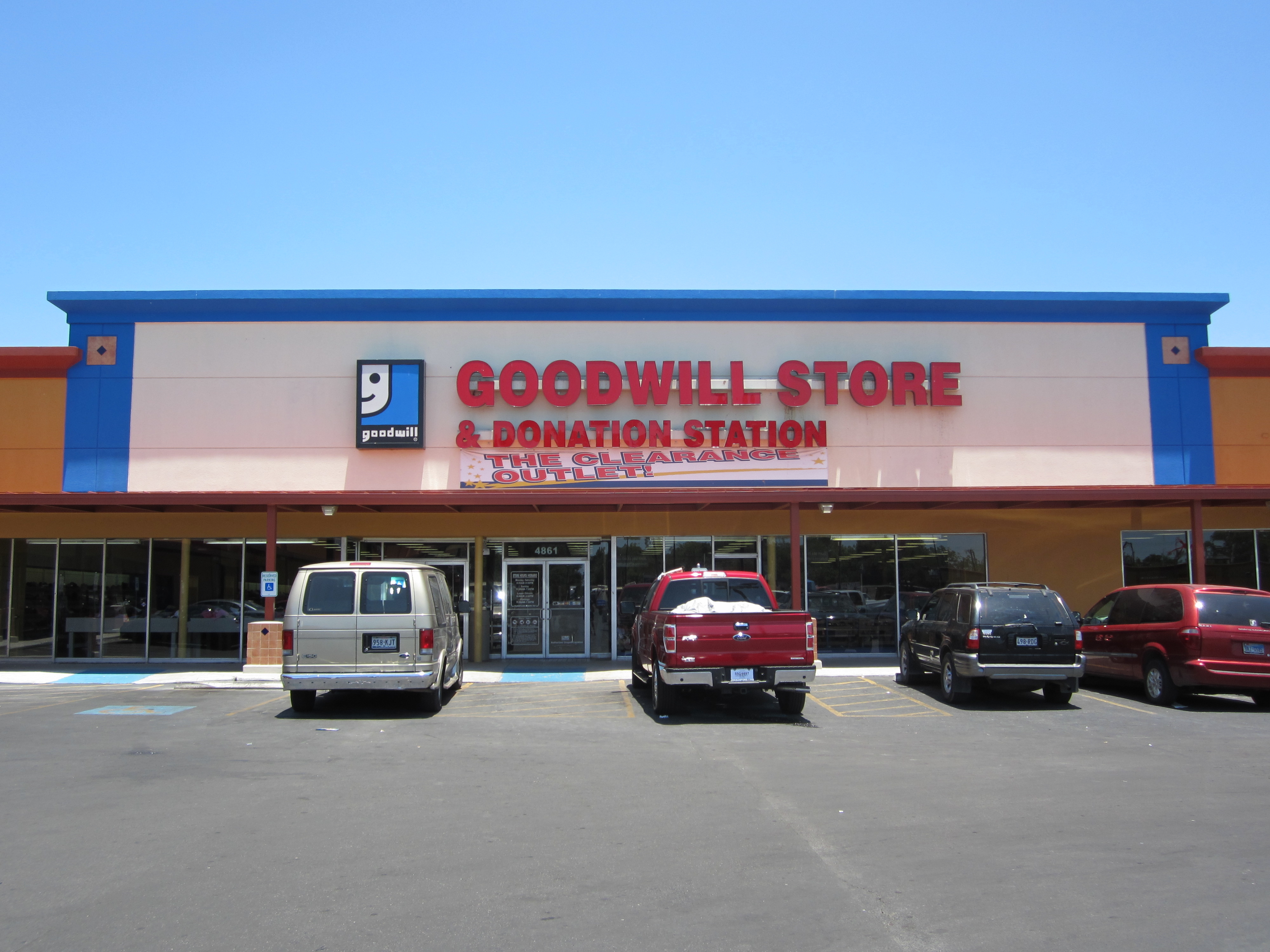 Goodwill Bastrop Texas 45 - hqkl0l6