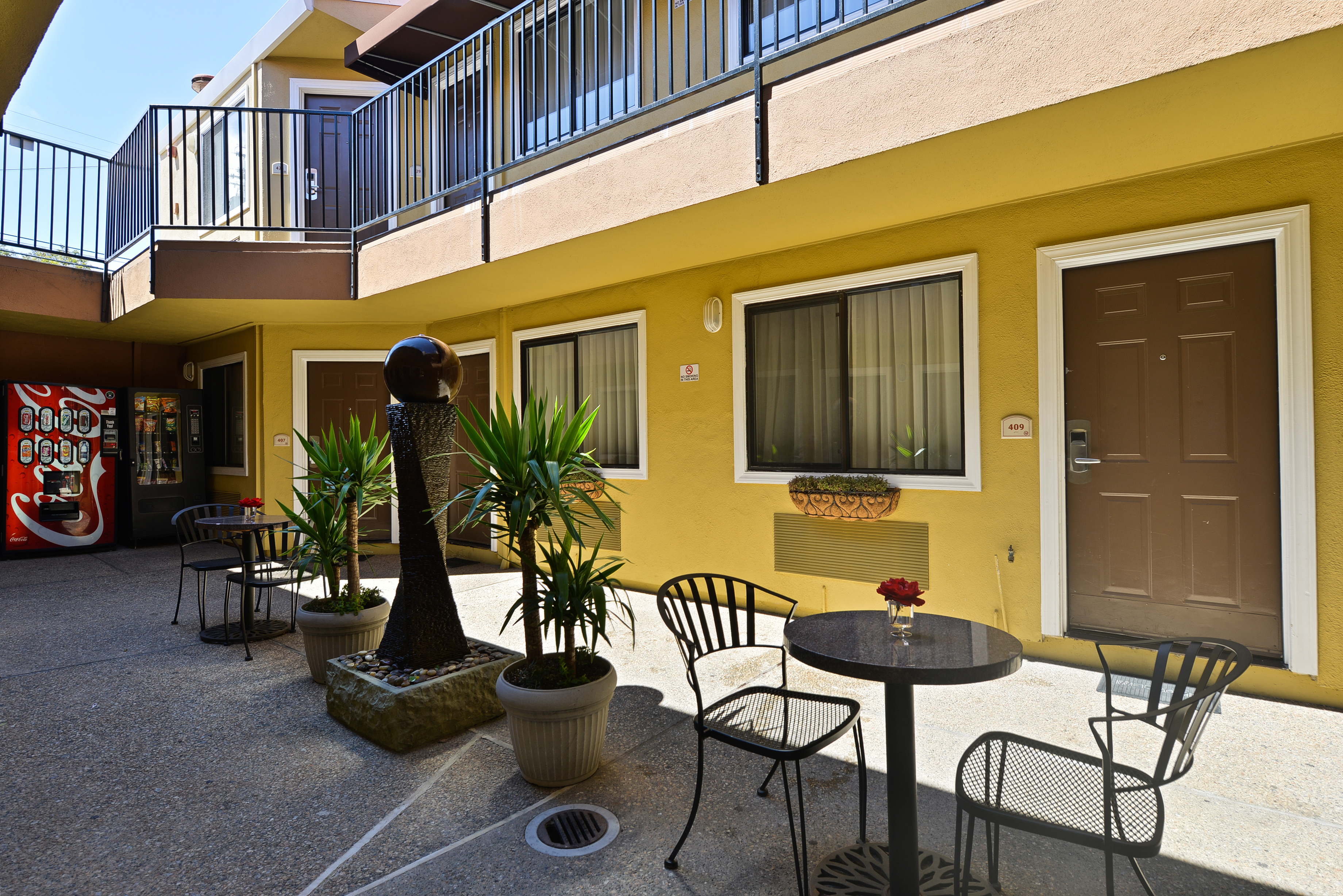 Patio/Courtyard