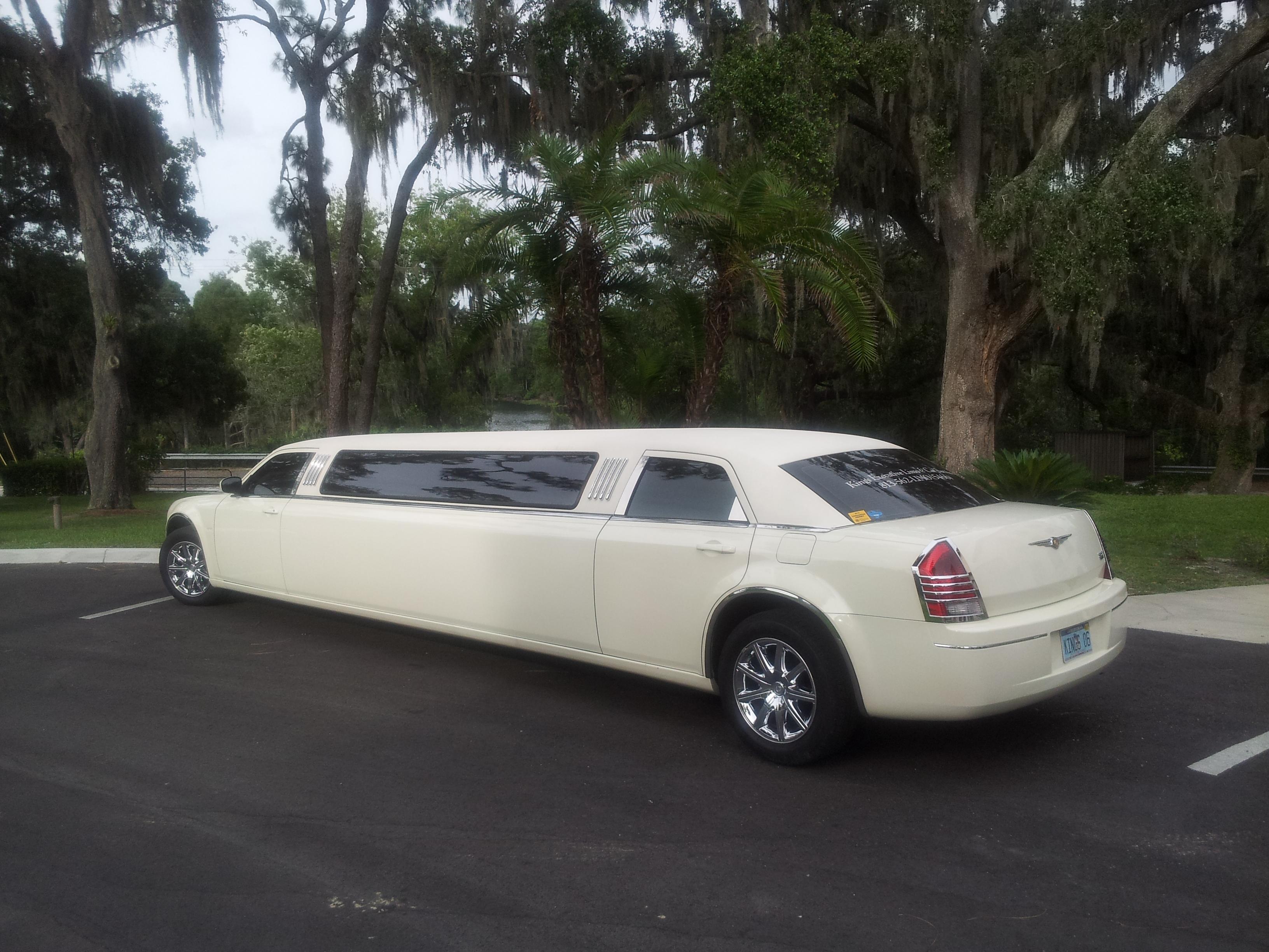 Car Service in FL Brandon 33511 Kings Executive Limo & Car Service 504 S Kings Ave (813)252-0460