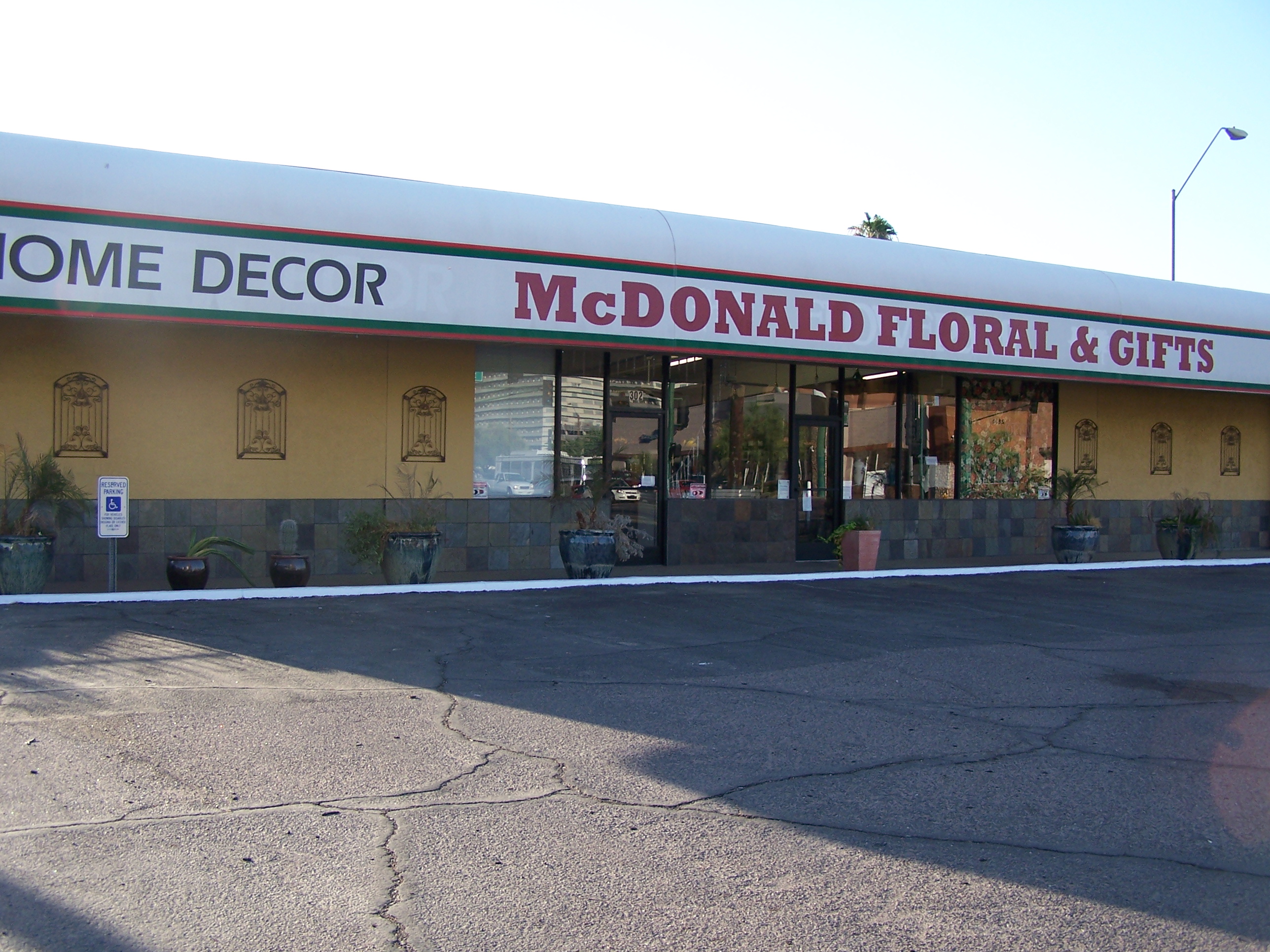 McDonald Floral and Gifts, Inc., 302 E Thomas Rd, Phoenix, AZ, Florists
