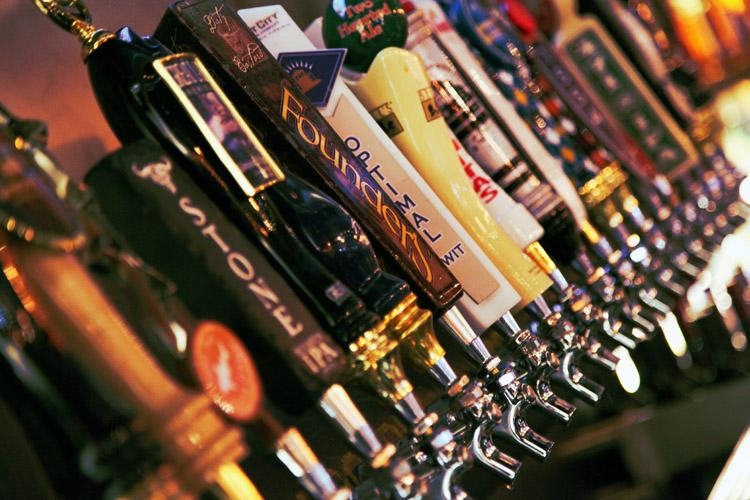 20 craft beers on tap at RedRocks in Arlington