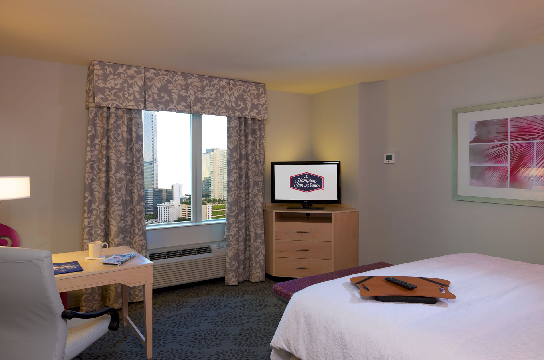 Hampton Inn & Suites by Hilton Miami Brickell Downtown Photo