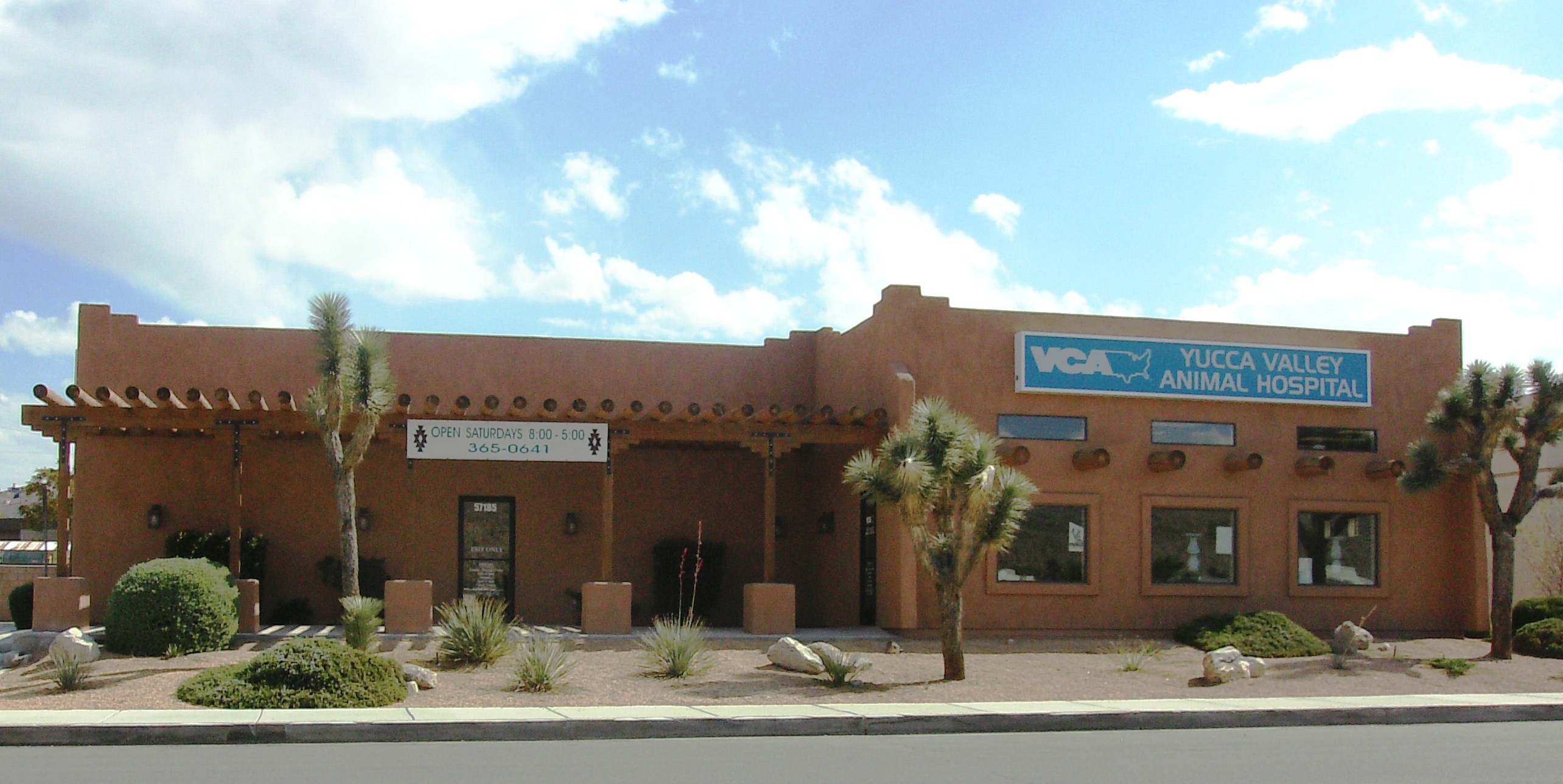 Vets in CA Yucca Valley 92284 VCA Yucca Valley Animal Hospital 57185 29 Palms Hwy (760)983-7097