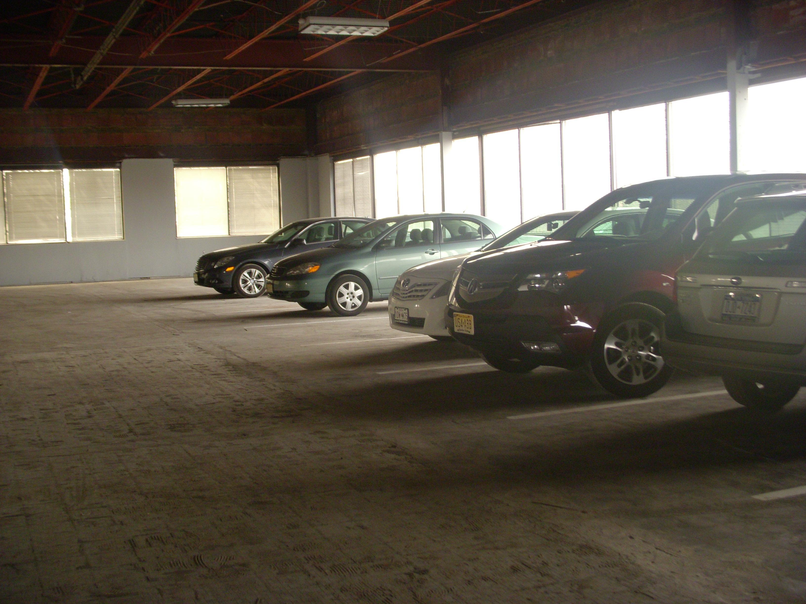 Park2Go Newark Airport Parking, 780 Dowd Ave, Elizabeth, NJ 07201, US