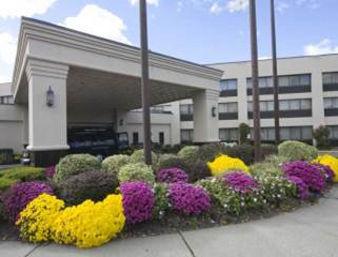 Ramada Plaza Long Island MacArthur Airport Hotel