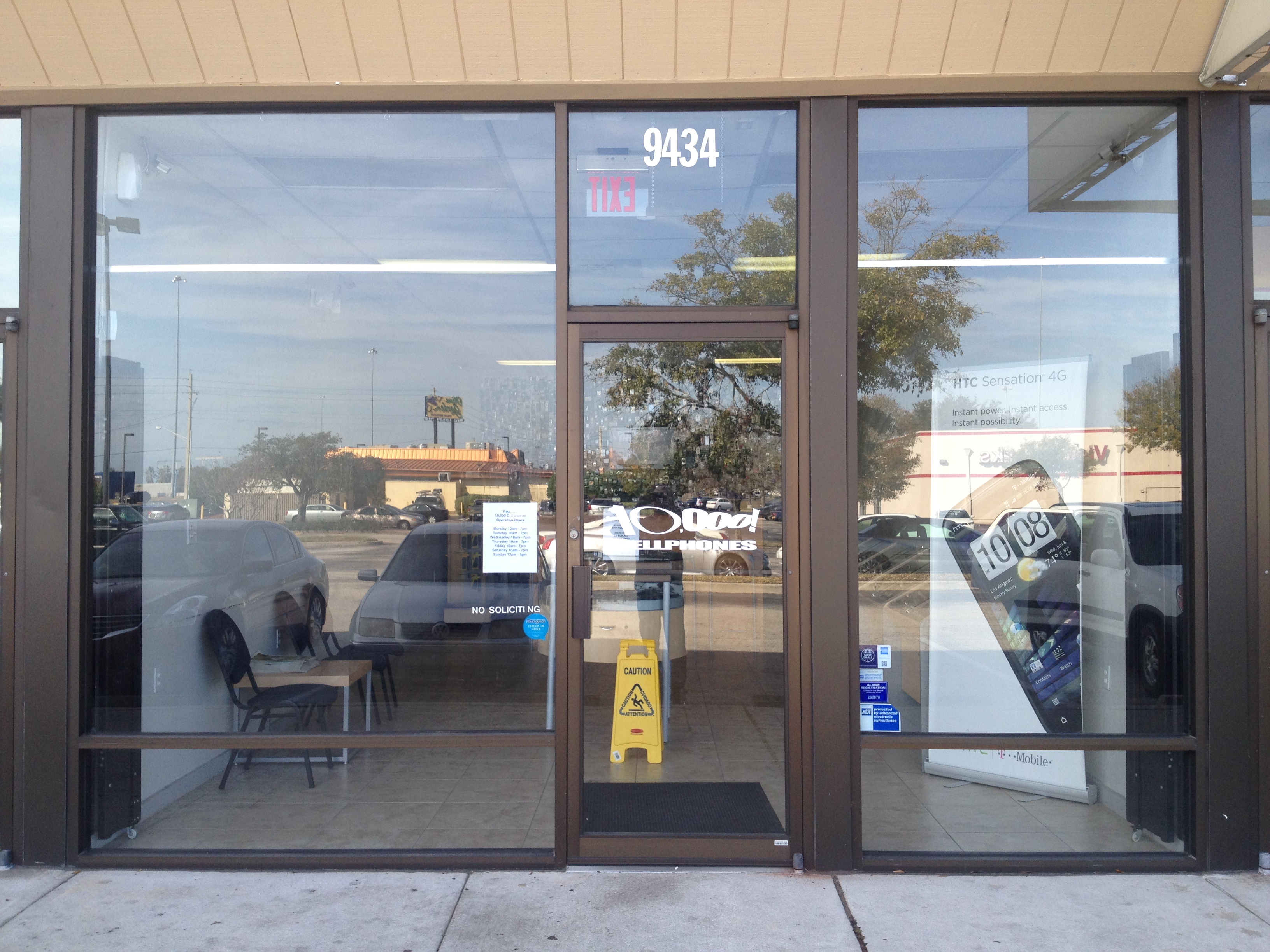 10,000 Cellphones of Atlantic Cell Phone & iPhone Repair 9434 Arlington Expy Jacksonville, FL