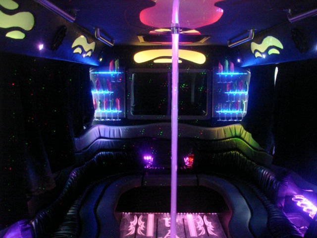 LA Happy Hours Party Bus - Van Nuys, CA