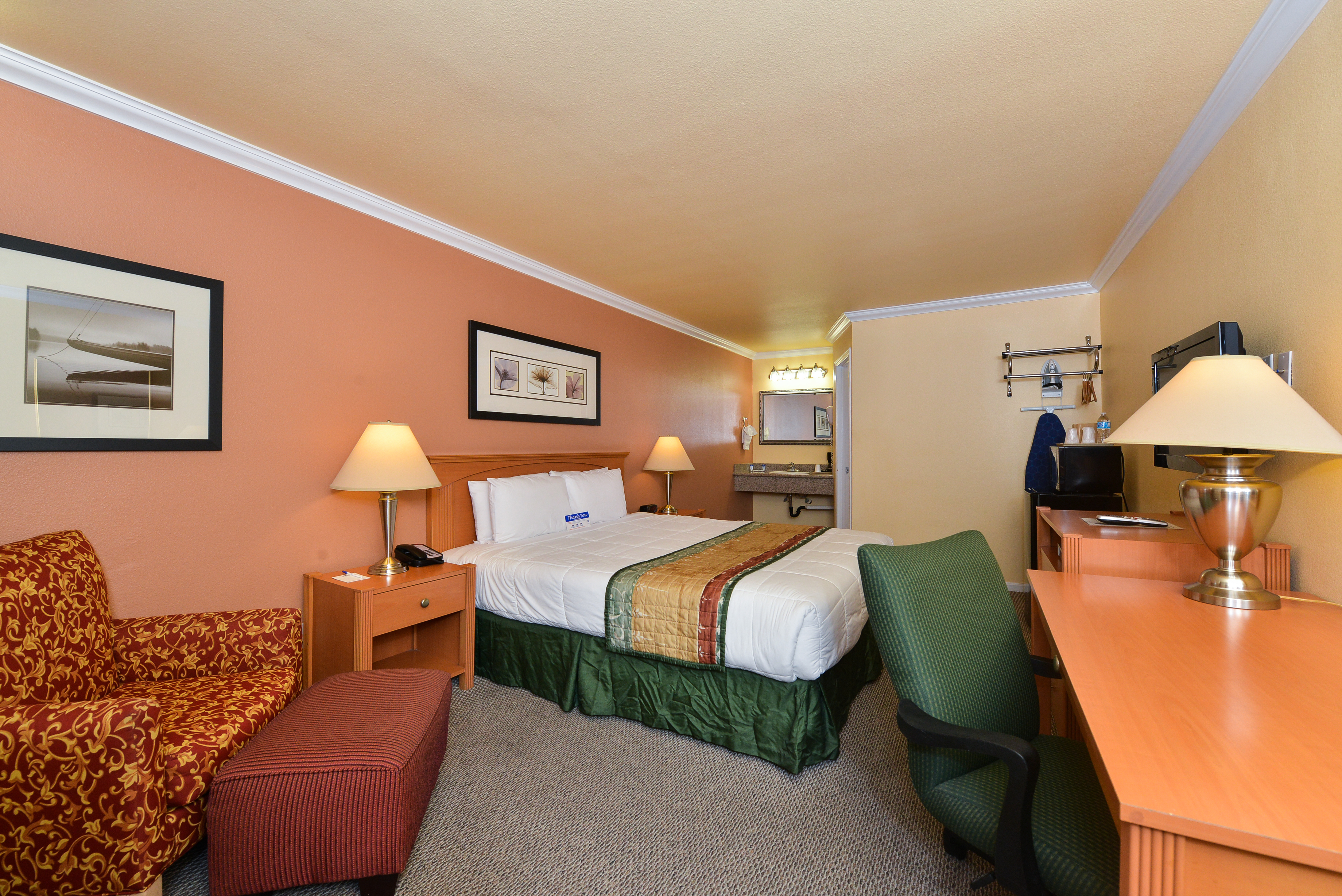 One King Bed Room