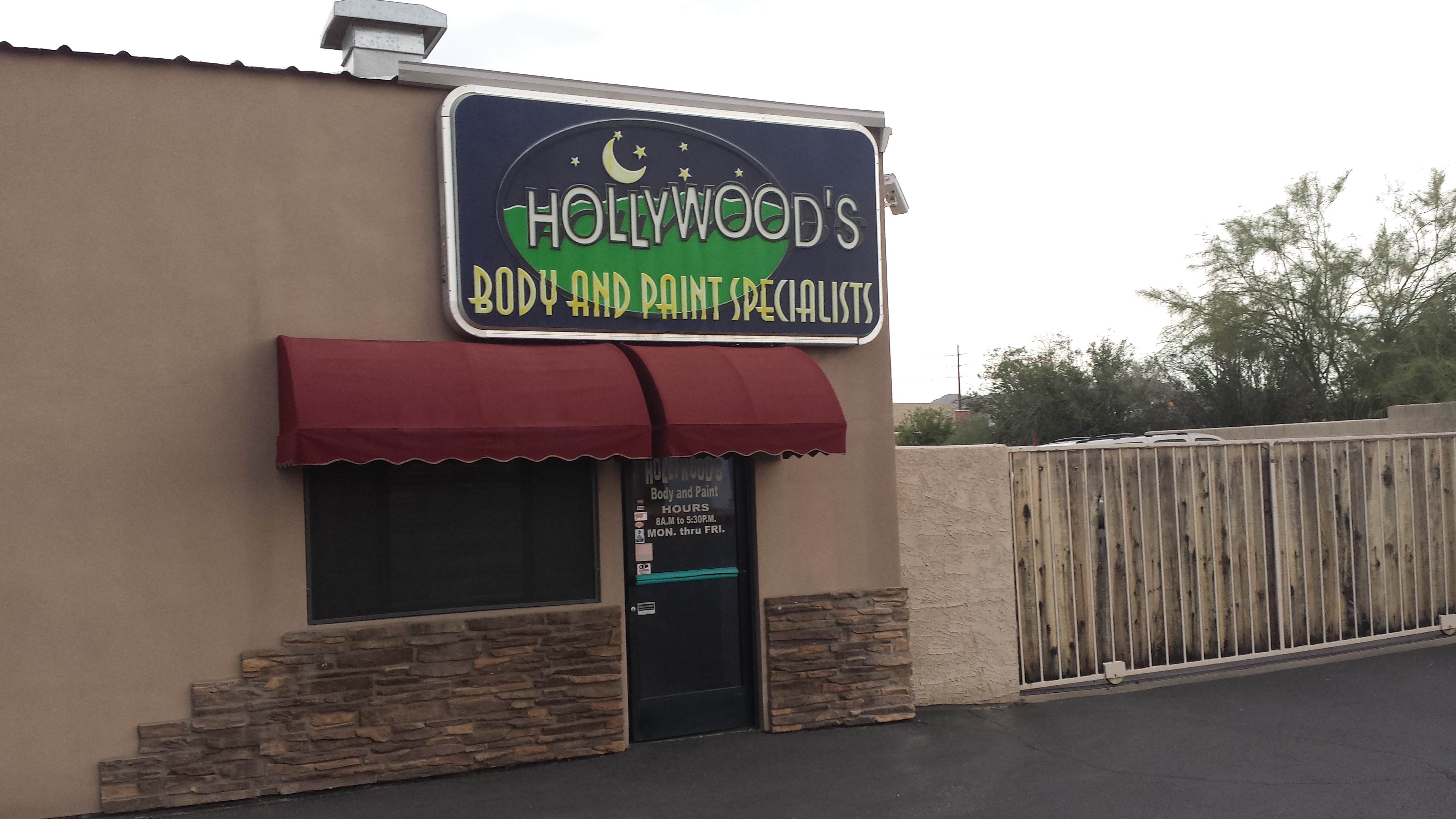 FOUNTAIN HILLS HOLLYWOODS BODY AND PAINT