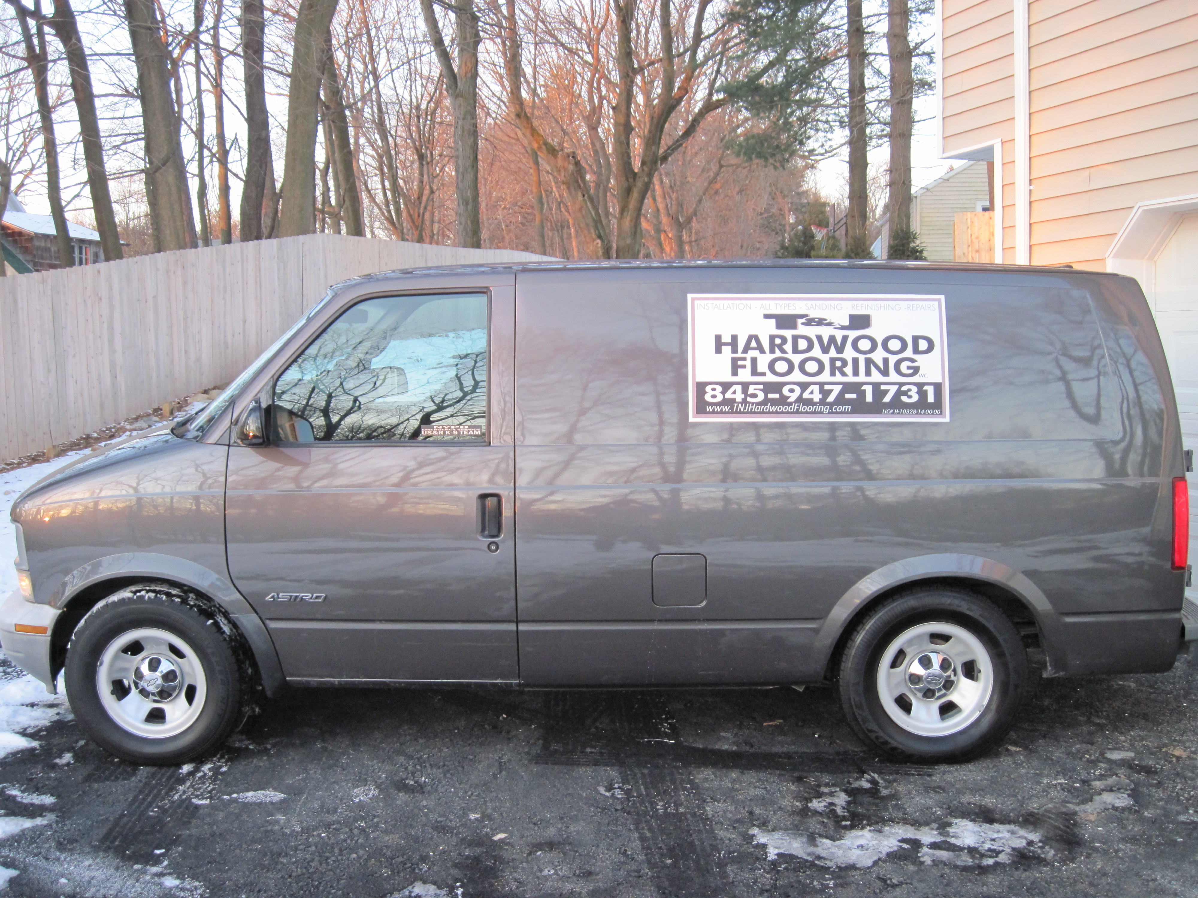 T&J Hardwood Flooring Photo