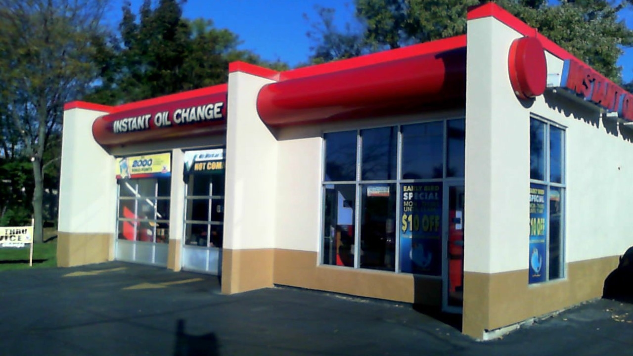 Valvoline Instant Oil Change, 832 E Moreland Blvd ...