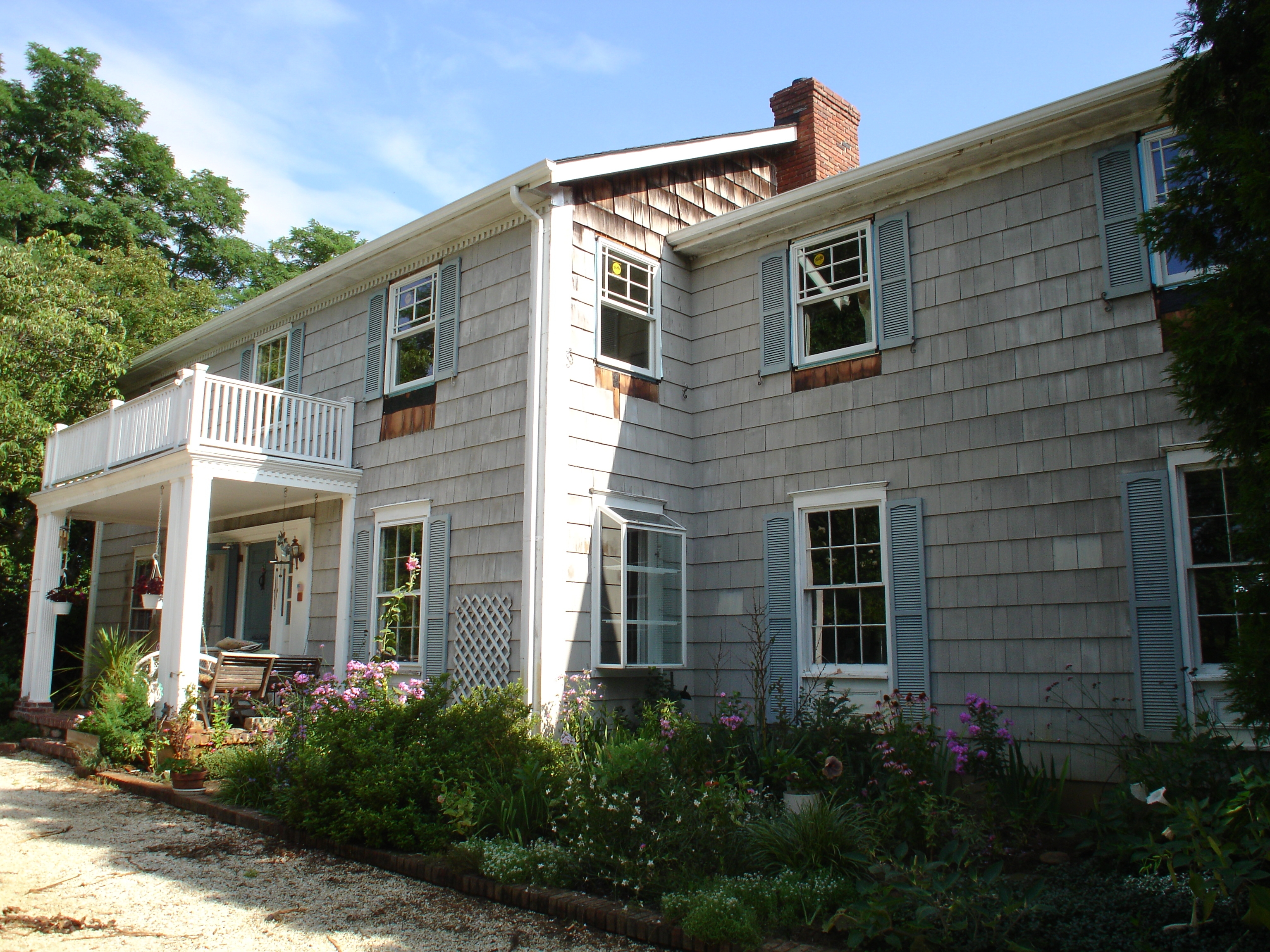 Banner Exteriors Photo