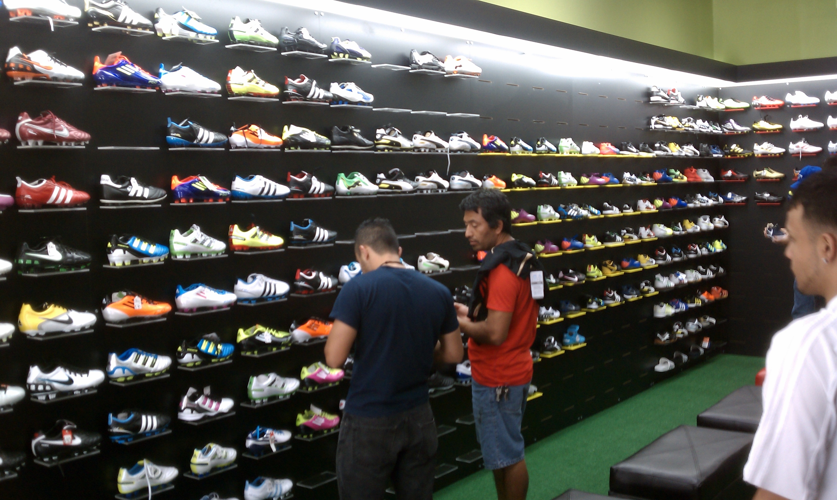 Pro Soccer Store, 82 N Los Robles Ave, Pasadena, CA, Factory Outlets