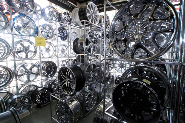 Images Whitey's Tire Service