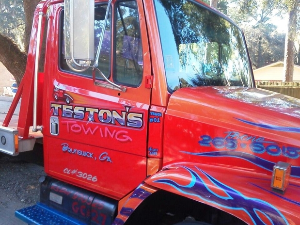 Images Teston's Towing