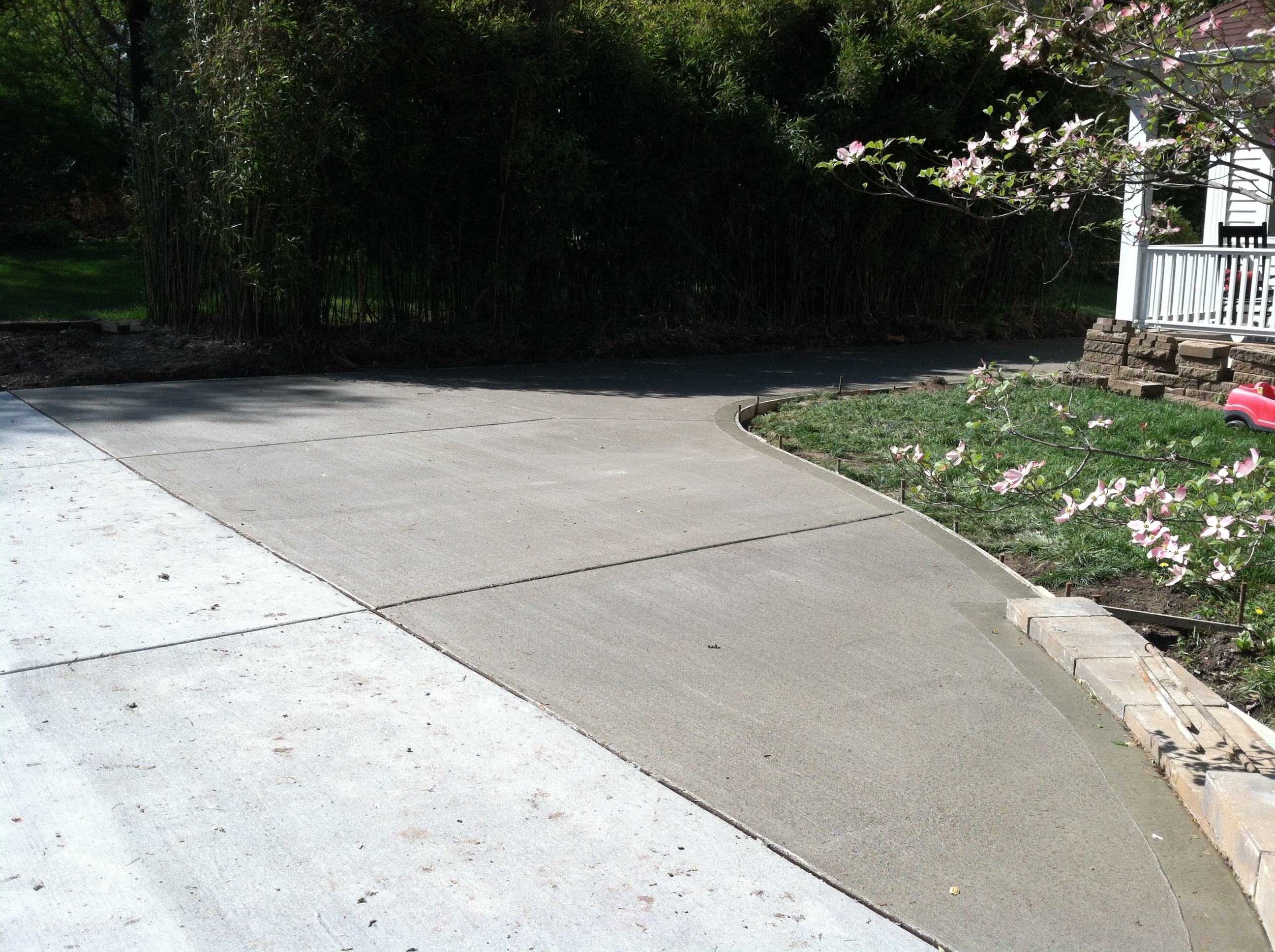2nd pour of driveway