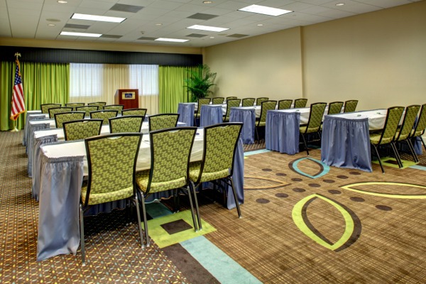 Hampton Inn & Suites by Hilton Miami Airport South - Blue Lagoon Photo