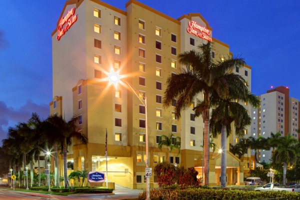 Hampton Inn & Suites by Hilton Miami Airport South - Blue Lagoon Photo