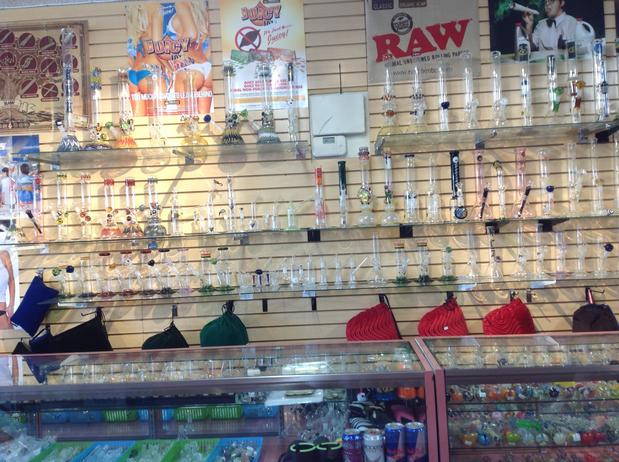 Images Mike's Smoke Shop