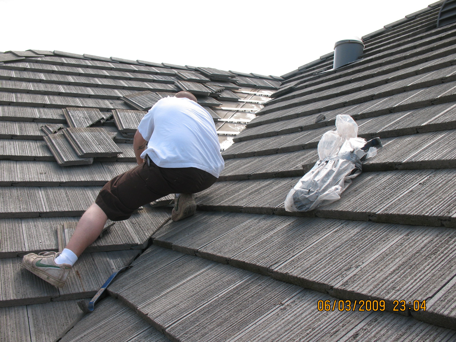 HART ROOFING  CERTS & REPAIRS