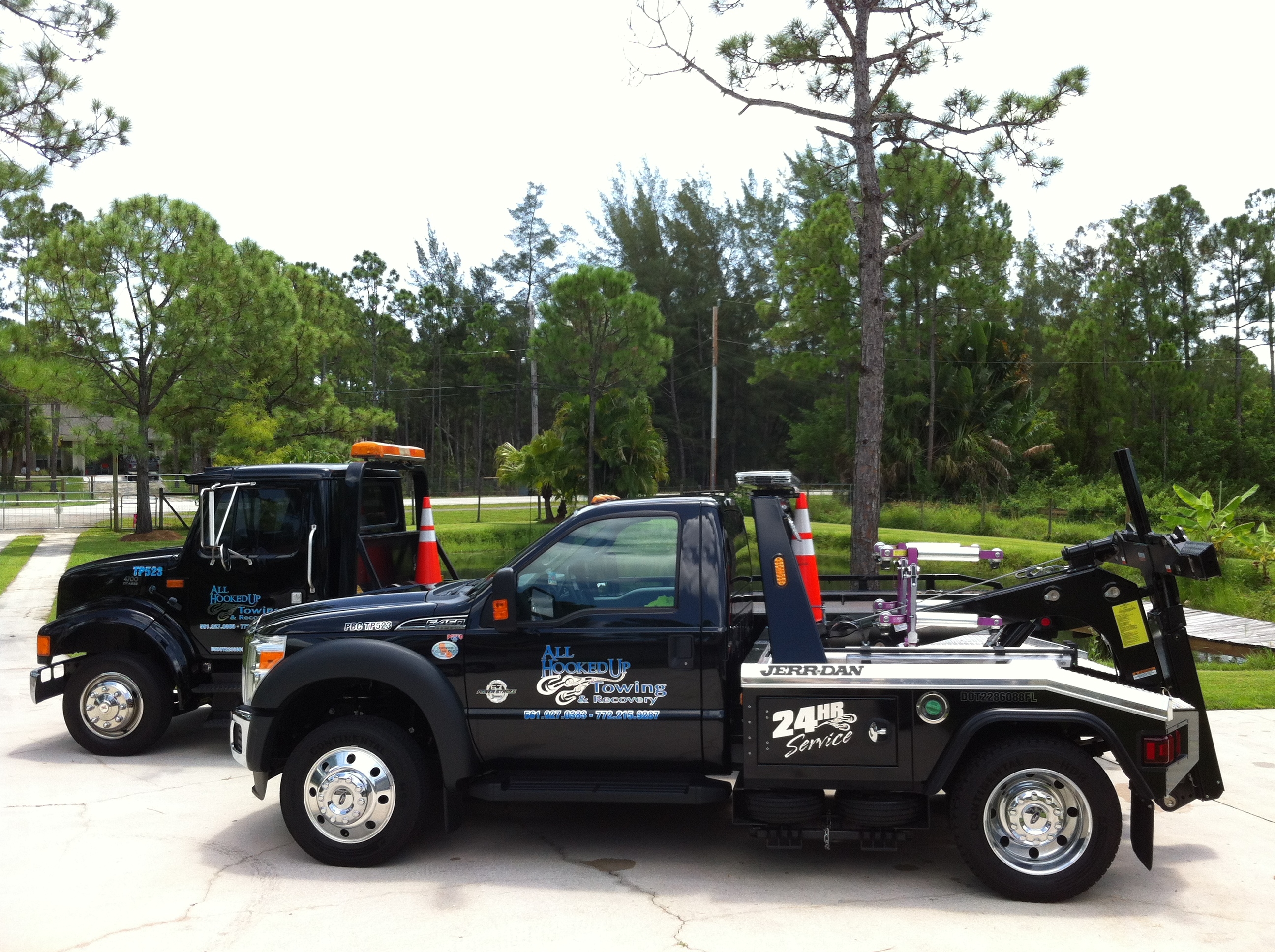 All Hooked Up Towing & Recovery