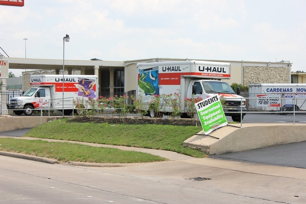 Images North Loop Self Storage