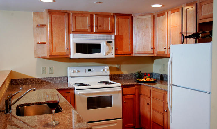 Suite Kitchen The Pointe at Castle Hill Proctorsville (802)226-7361