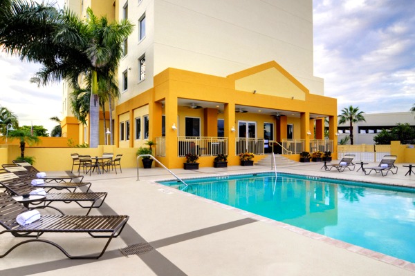 Hampton Inn & Suites by Hilton Miami Airport South - Blue Lagoon Photo